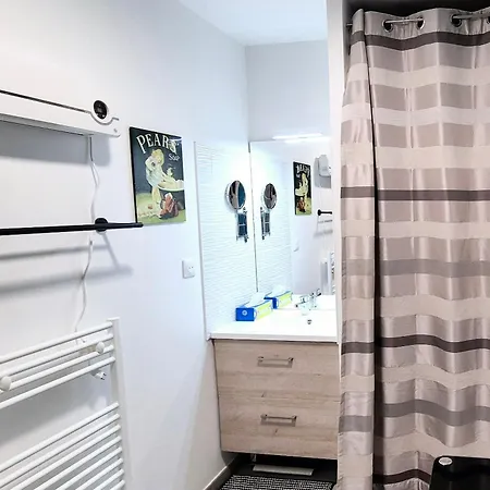Esprit Bassin Near Train Station - Cosy - 2 Guests Apartment